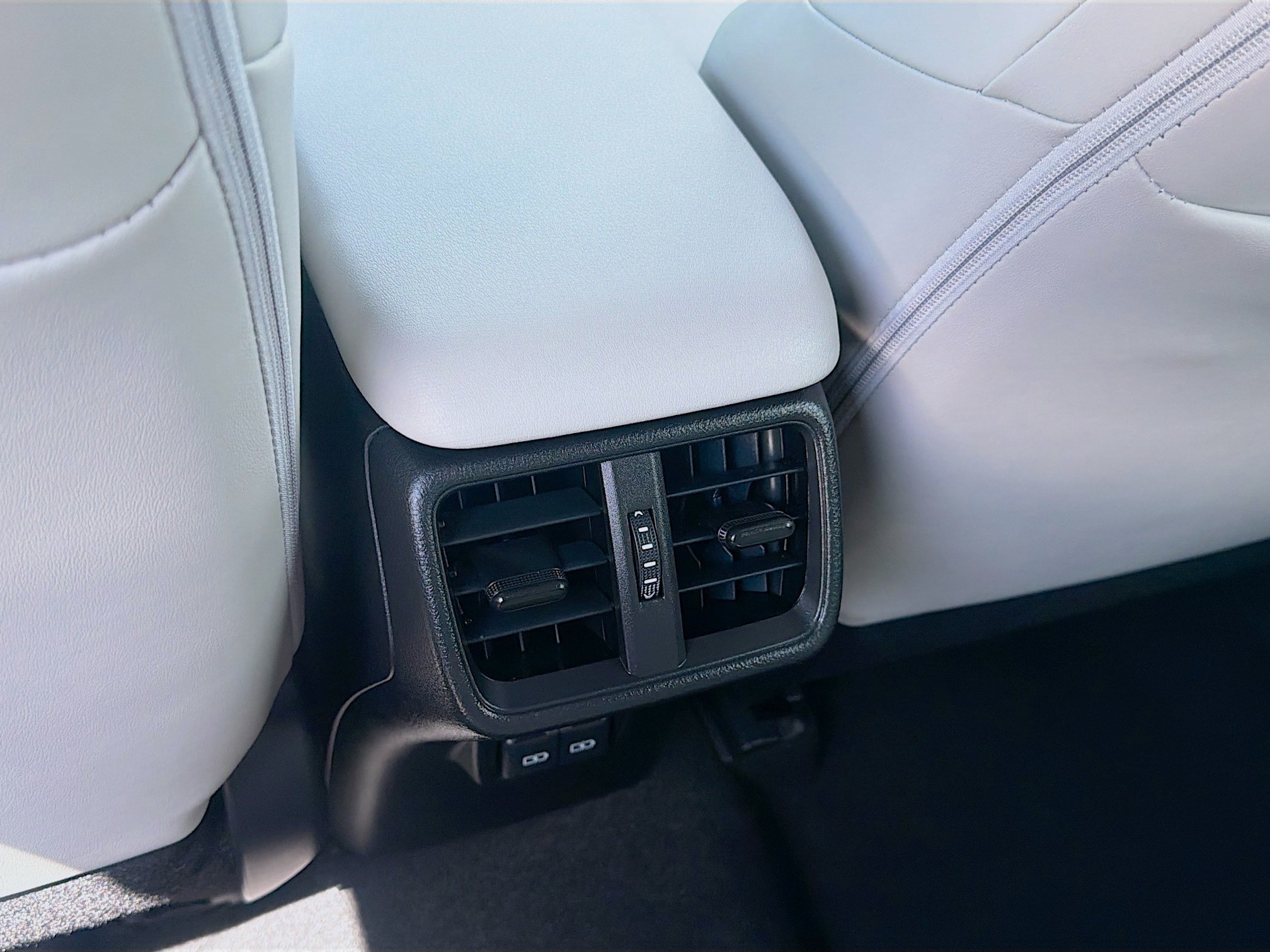 Used 2025 Lexus UX 300h FWD image 20