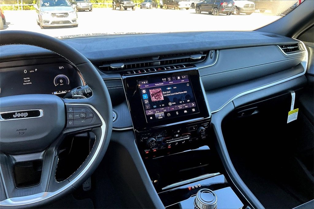 New 2025 Jeep Grand Cherokee L Altitude image 7