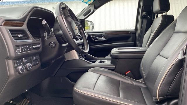 Used 2022 Chevrolet Tahoe Premier w/ Premium Package image 11