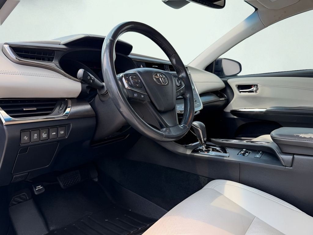 Used 2018 Toyota Avalon Limited w/ Carpet Mat Package FWD image 30