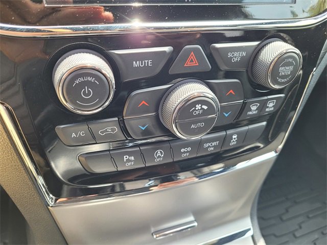 Used 2021 Jeep Grand Cherokee Laredo X image 21