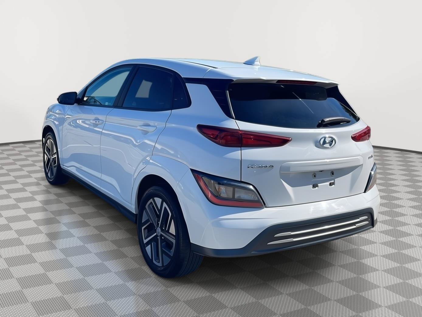 Certified 2023 Hyundai Kona SE w/ Cargo Package FWD image 7