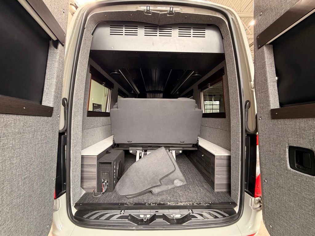 Used 2022 Mercedes-Benz Sprinter 2500 image 8