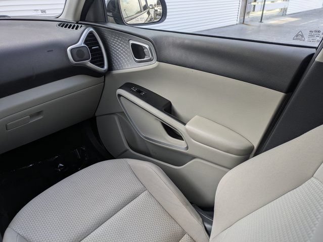 Used 2020 Kia Soul LX FWD image 16