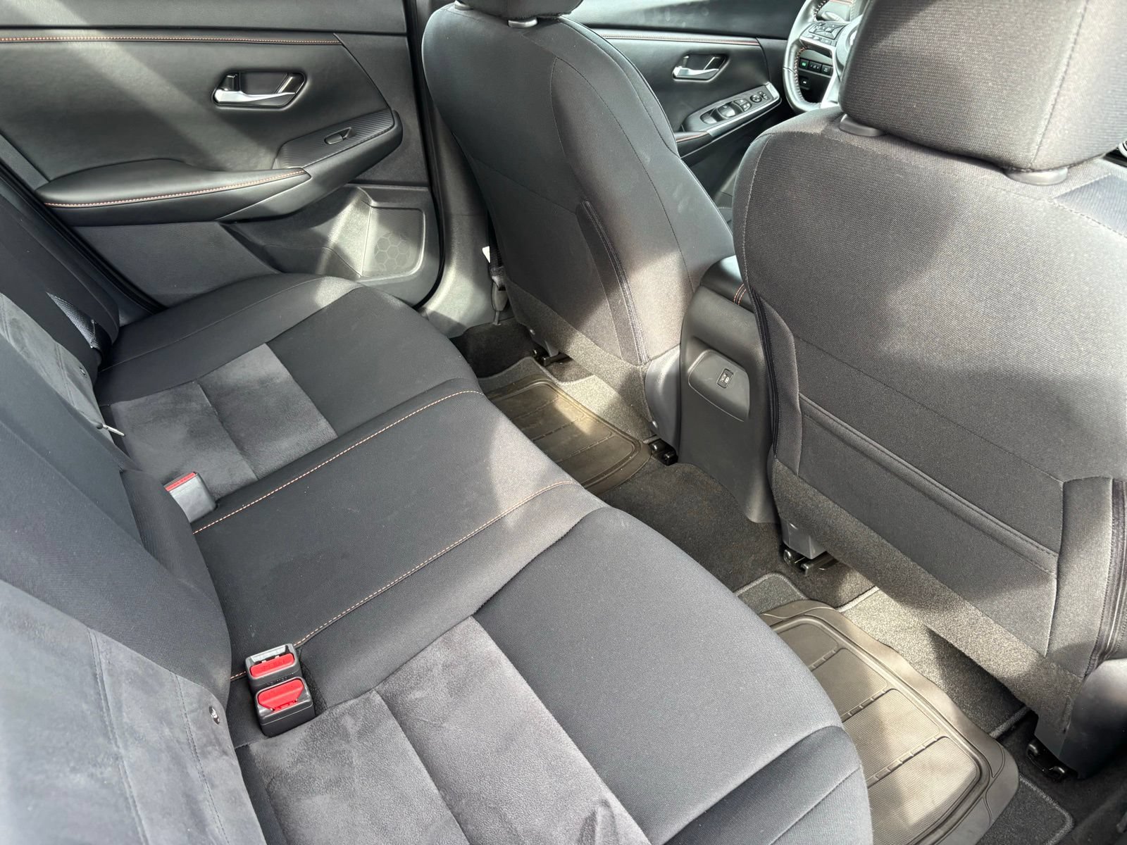 Used 2024 Nissan Sentra SR FWD image 18