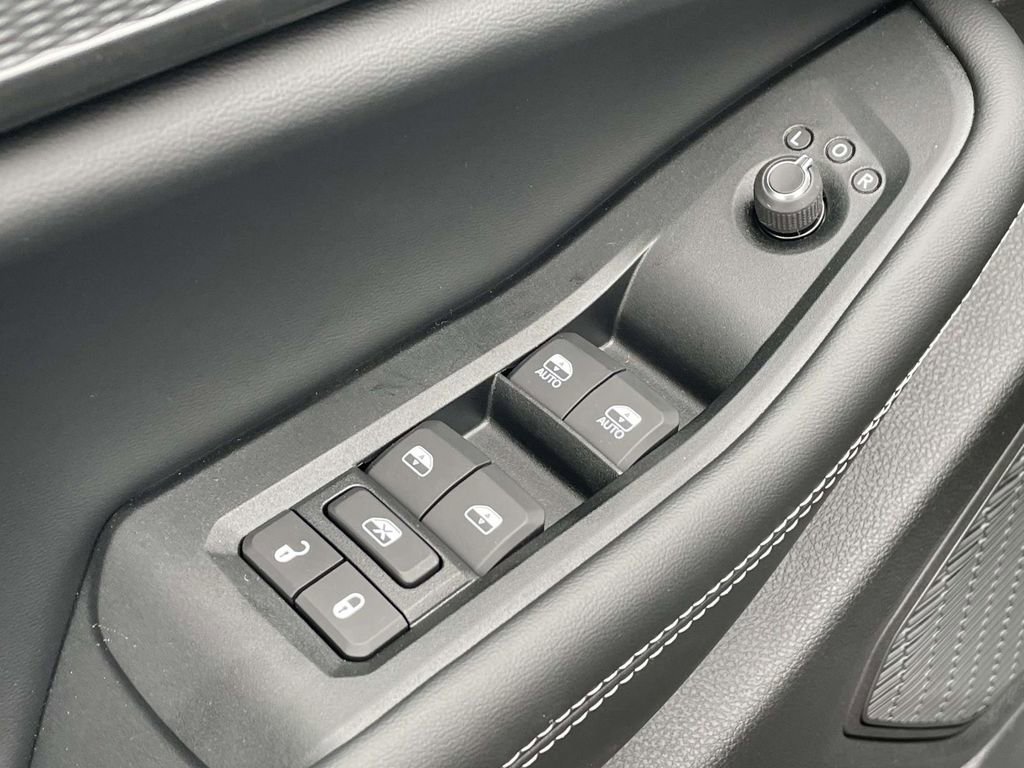 New 2025 Jeep Grand Cherokee Laredo X w/ Luxury Tech Group I image 25