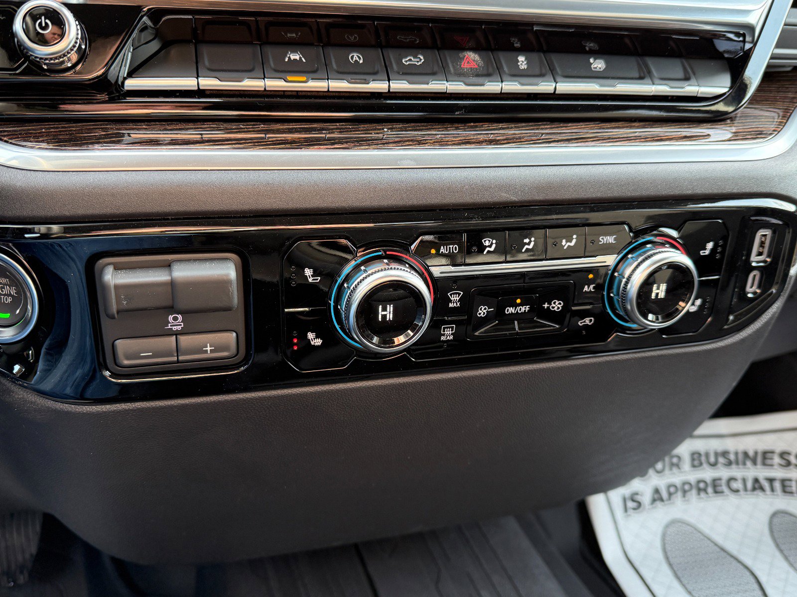 New 2026 GMC Sierra 1500 SLE w/ Max Trailering Package image 32