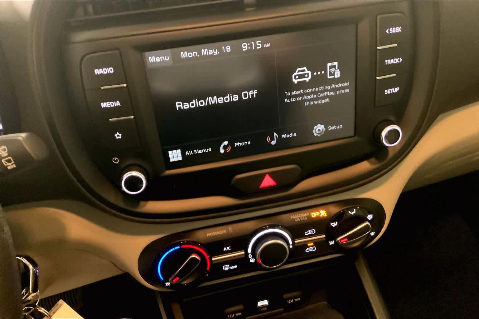 Used 2025 Kia Soul LX w/ LX Technology Package FWD image 6