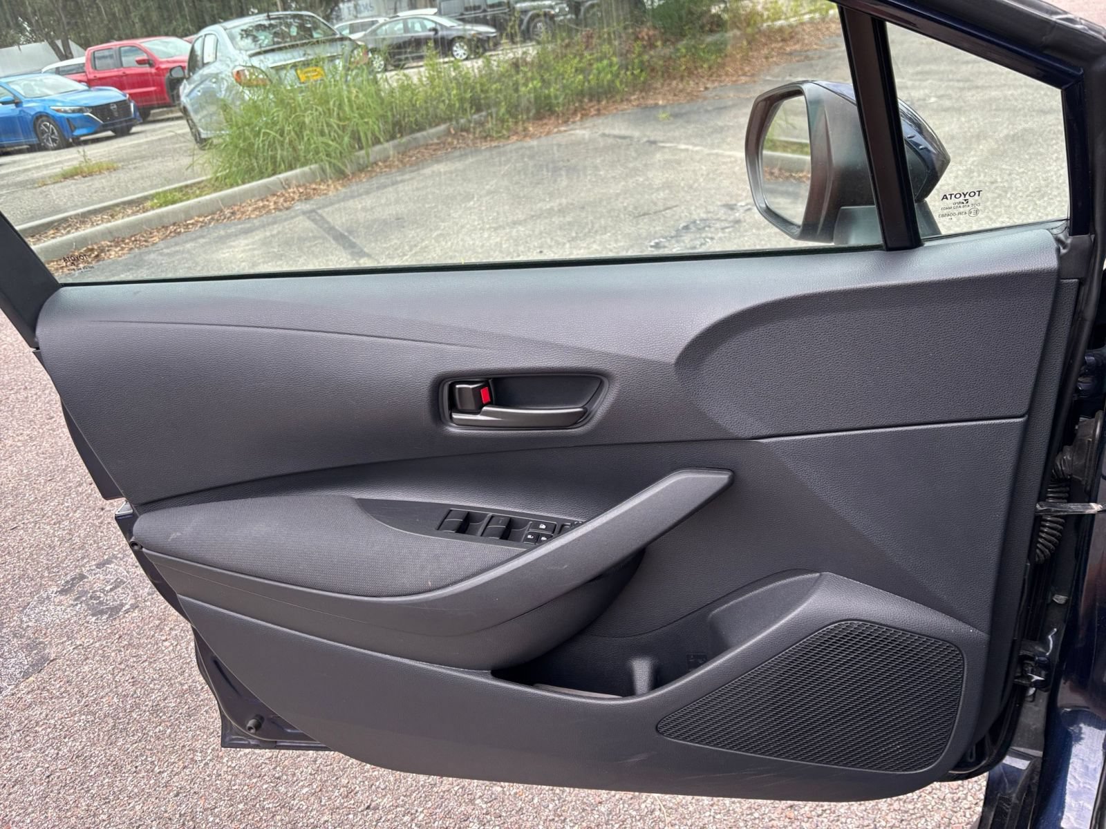 Used 2025 Toyota Corolla LE FWD image 18