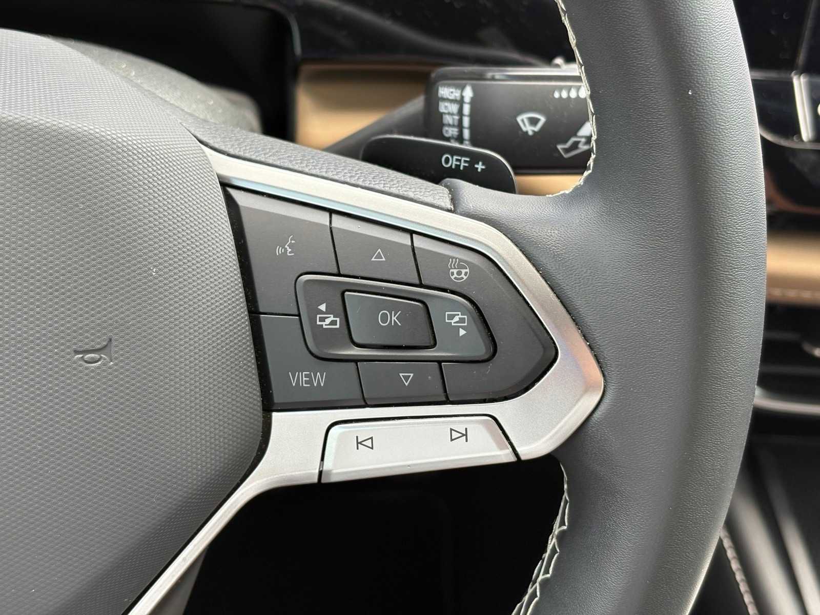 Used 2024 Volkswagen Atlas Cross Sport SE FWD image 22