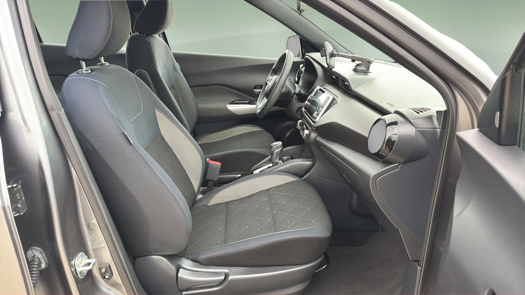 Certified 2018 Nissan Kicks SV w/ Exterior Package FWD image 11