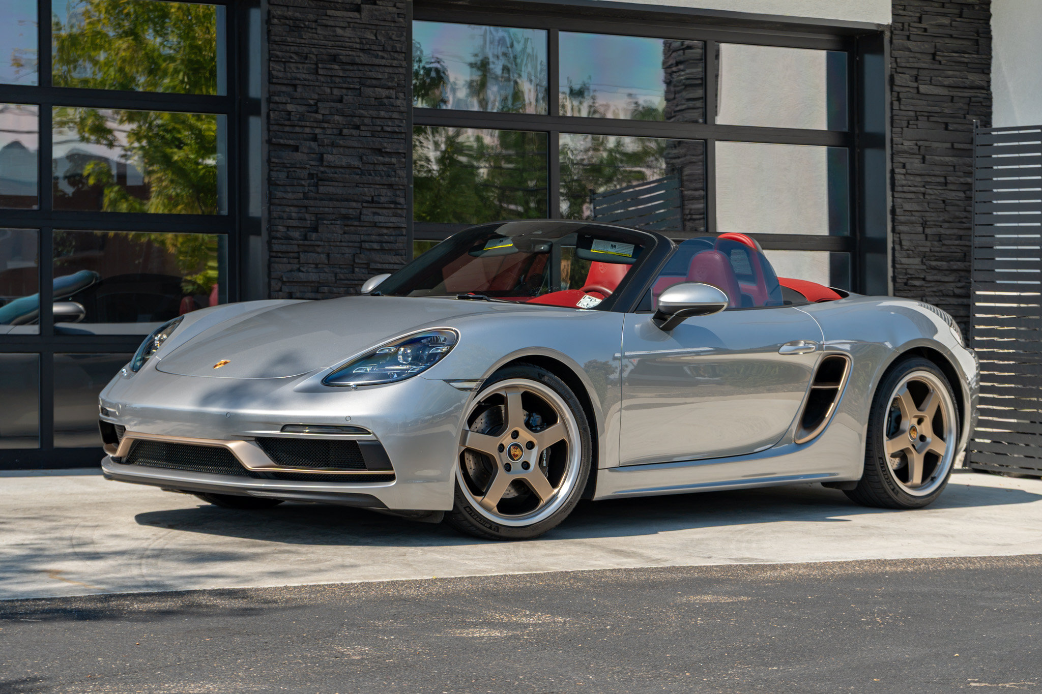 Used 2021 Porsche 718 Boxster RWD image 3