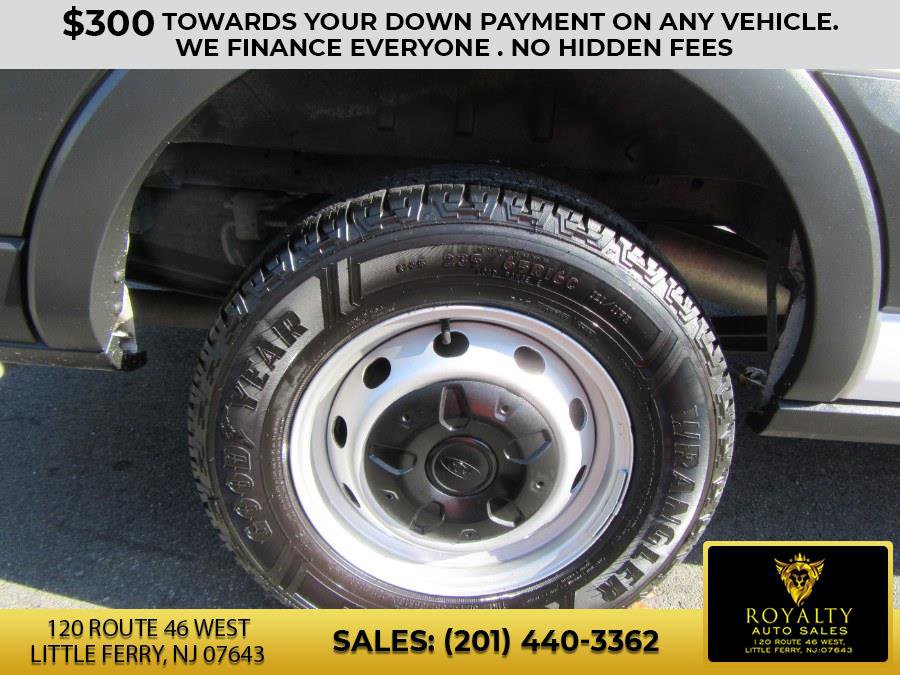 Used 2023 Ford Transit 250 Medium Roof image 29