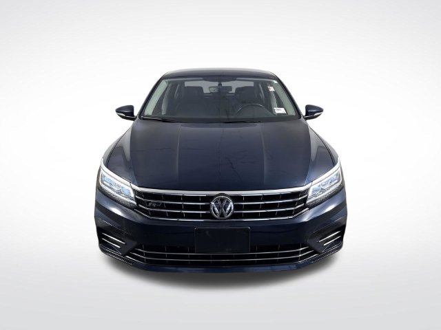 Used 2018 Volkswagen Passat 2.0T R-Line w/ R-Line Lighting Package FWD image 25