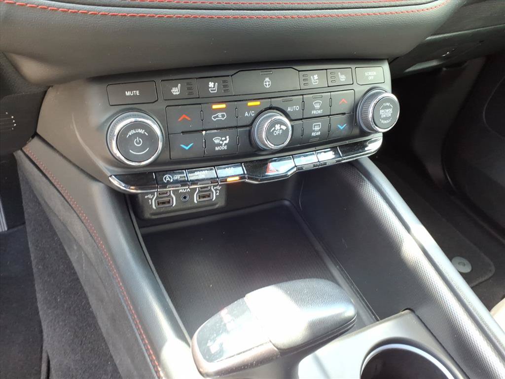 Used 2024 Dodge Durango GT AWD/4WD image 13