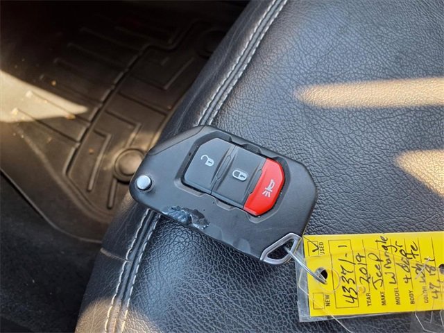 Used 2019 Jeep Wrangler Unlimited Sahara w/ Safety Group image 17