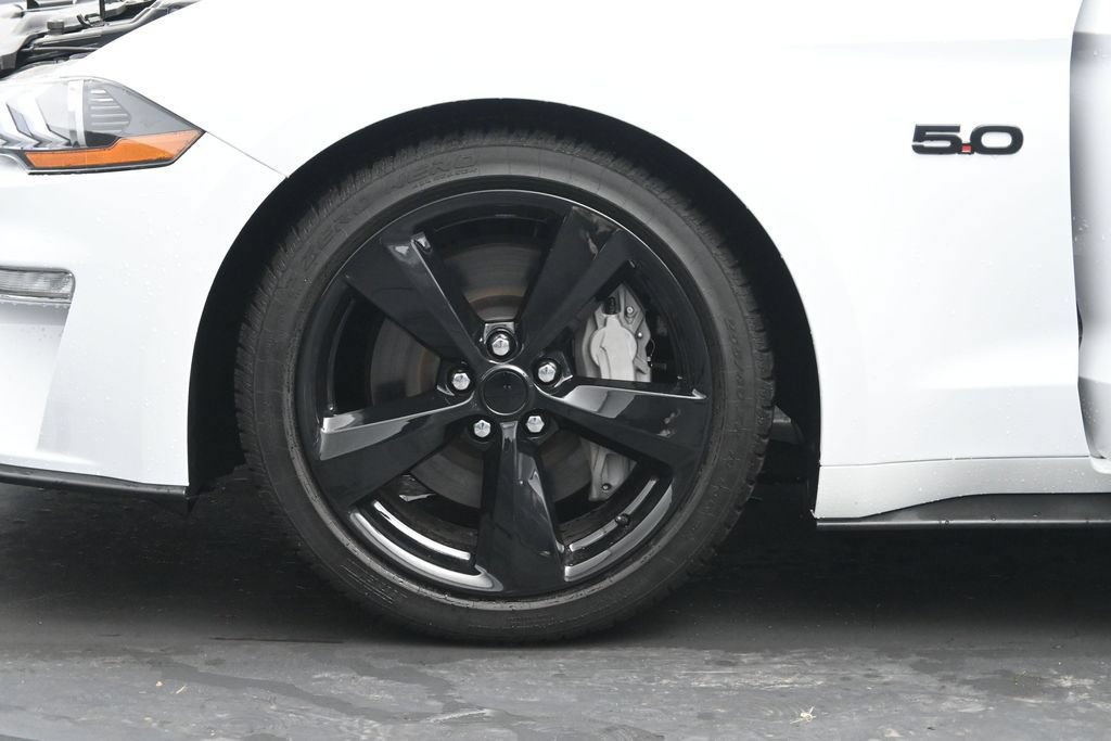 Used 2022 Ford Mustang GT Premium w/ Black Accent Package RWD image 33