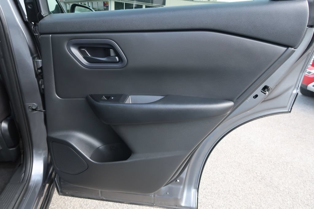 Used 2024 Nissan Rogue S FWD image 15