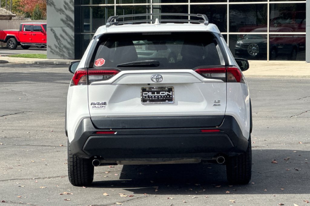 Used 2021 Toyota RAV4 LE AWD/4WD image 8