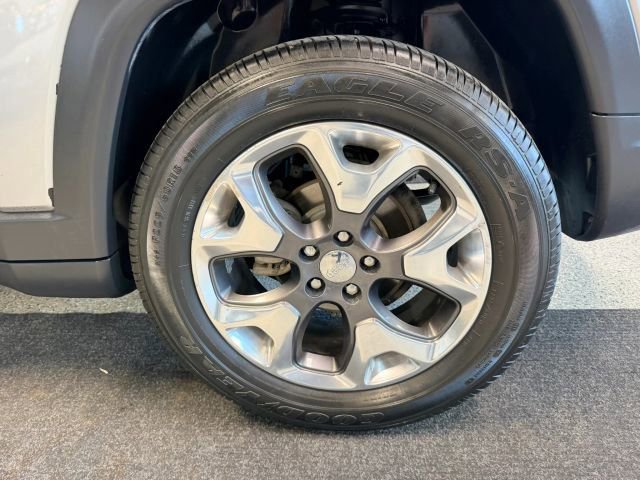 Used 2017 Jeep Compass Limited AWD/4WD image 14
