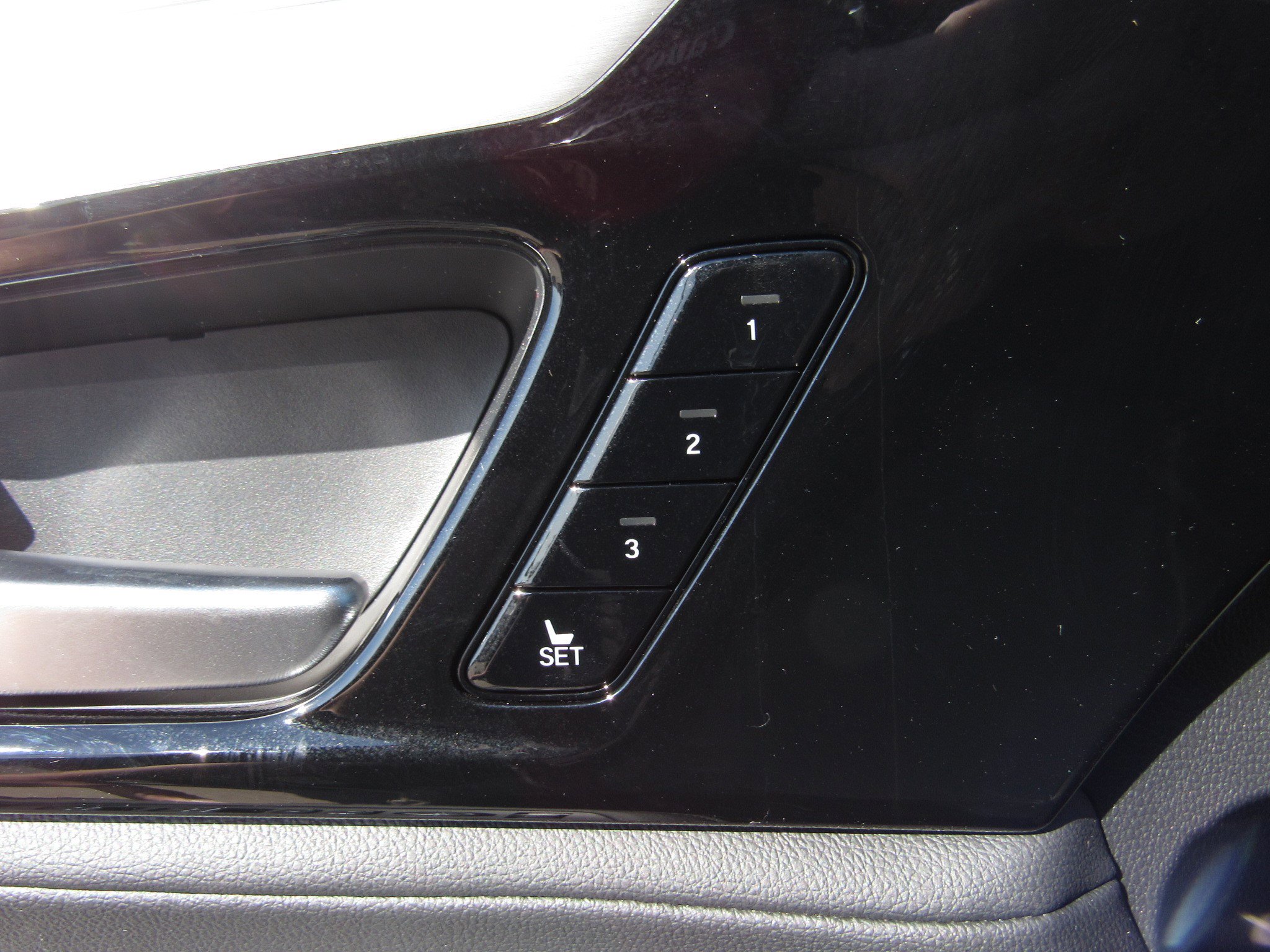 Certified 2025 Acura MDX SH-AWD image 26