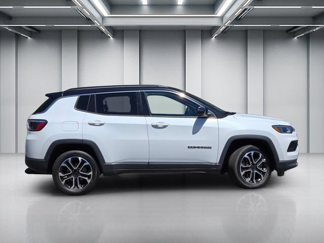 Used 2024 Jeep Compass Limited AWD/4WD image 3