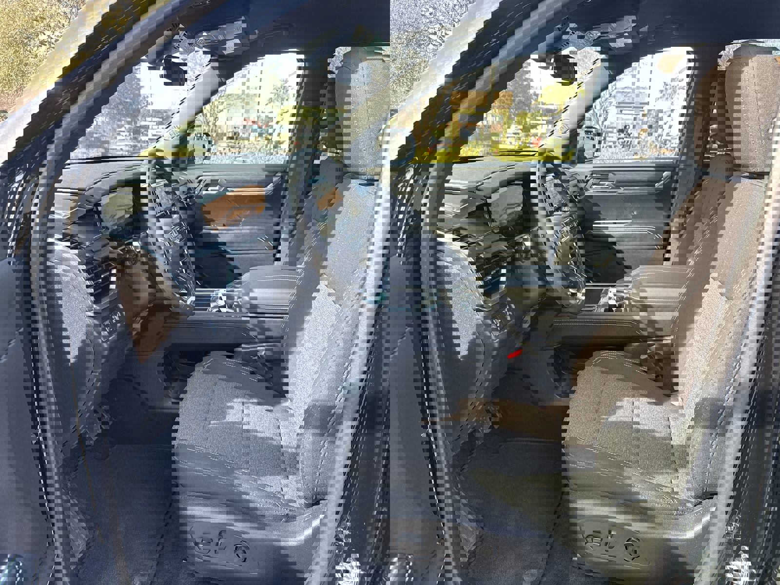 Used 2025 GMC Acadia Elevation image 16