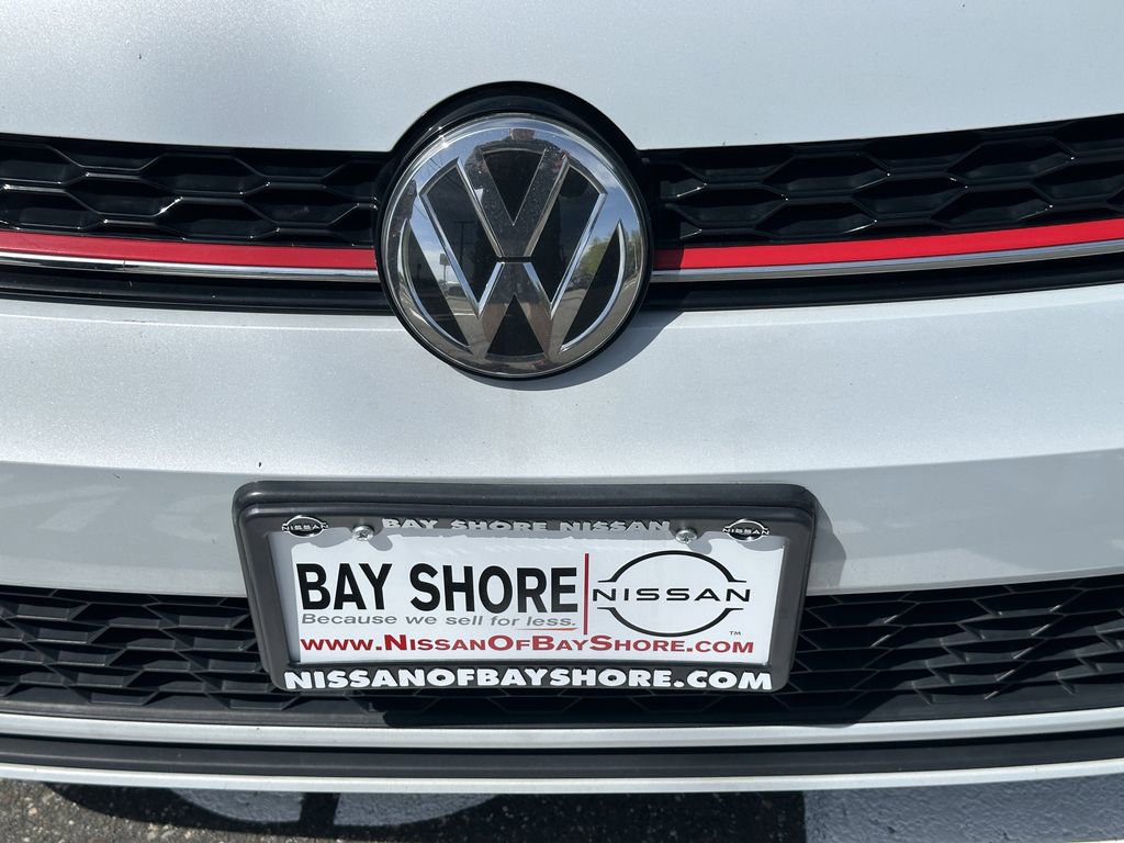 Used 2018 Volkswagen GTI SE FWD image 38