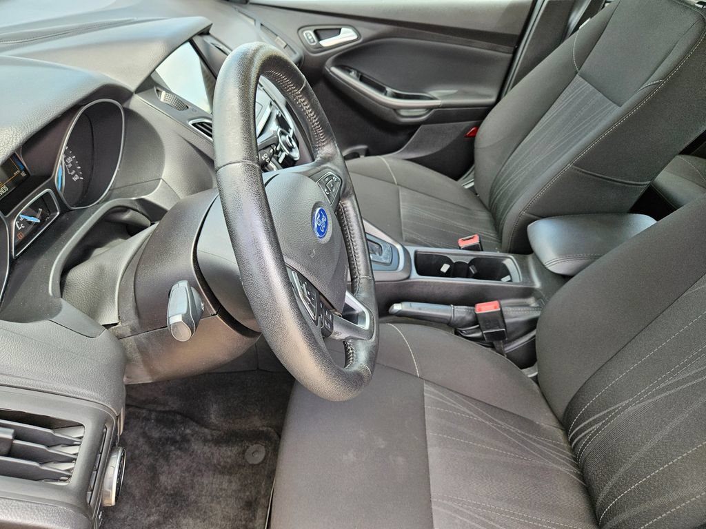 Used 2017 Ford Focus SEL w/ Cold Weather Package FWD image 14