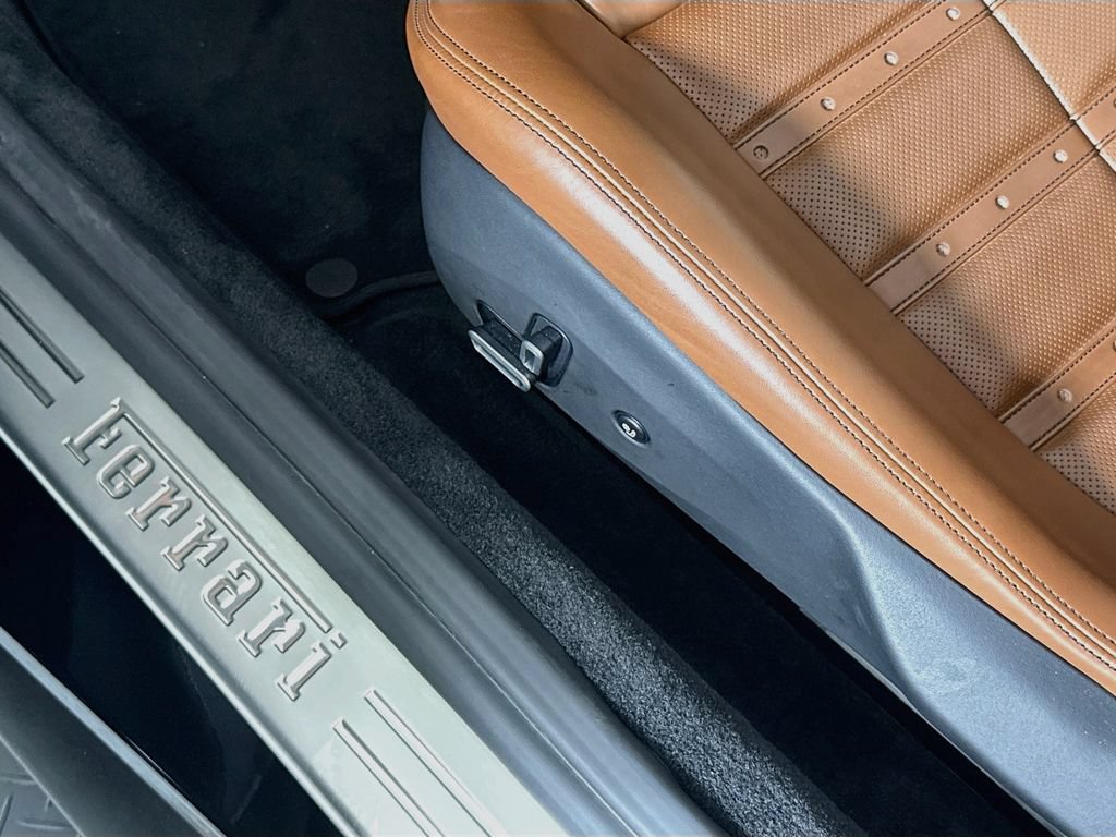 Used 2020 Ferrari Portofino RWD image 24