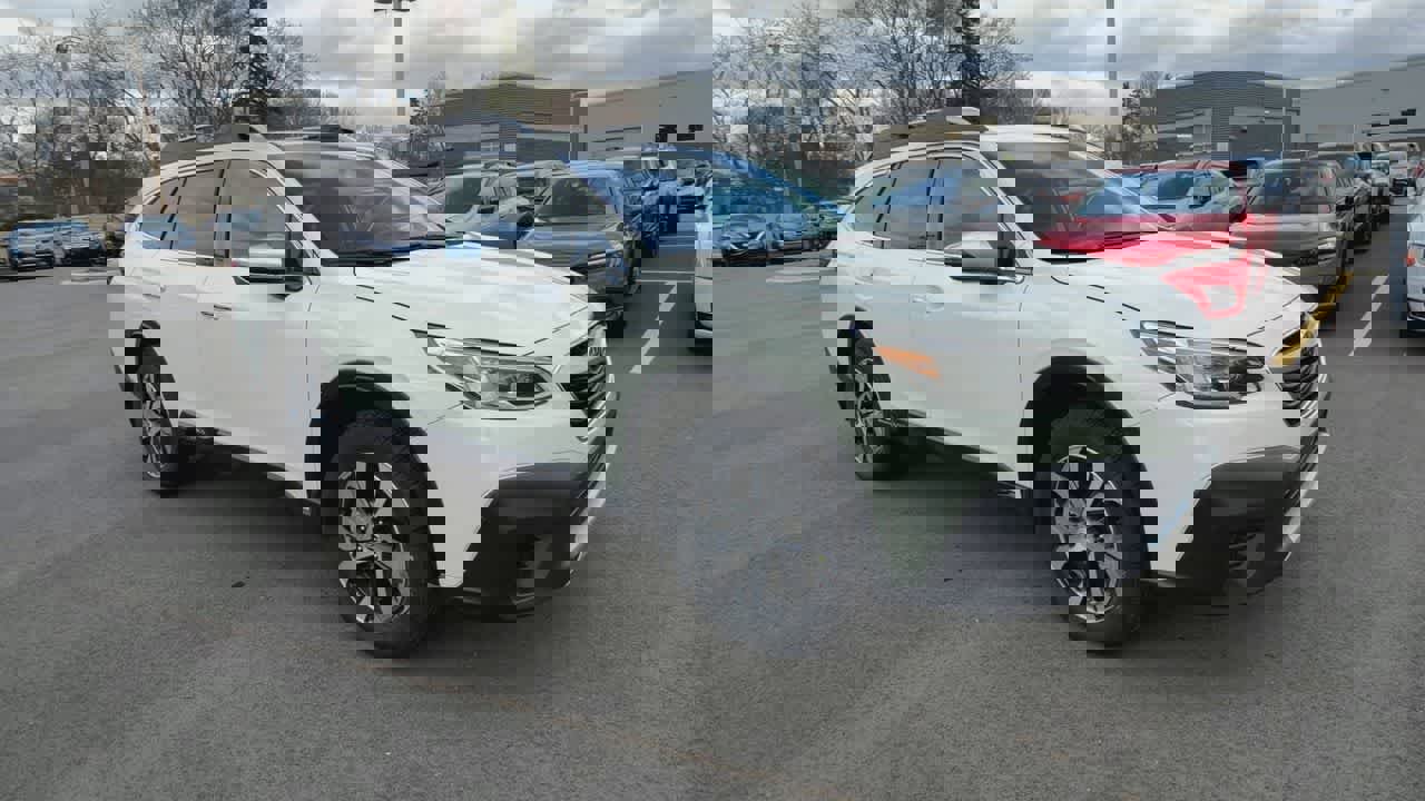 Used 2020 Subaru Outback Touring w/ Popular Package #2 image 2