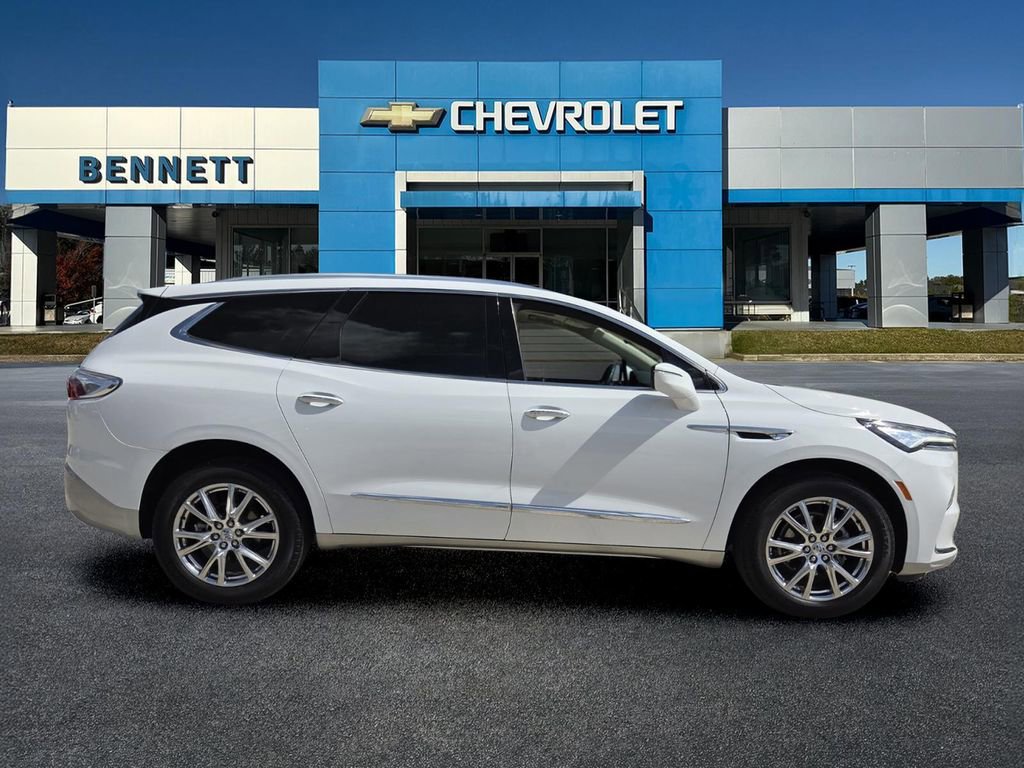 Used 2024 Buick Enclave Essence w/ Experience Buick Package AWD/4WD image 7