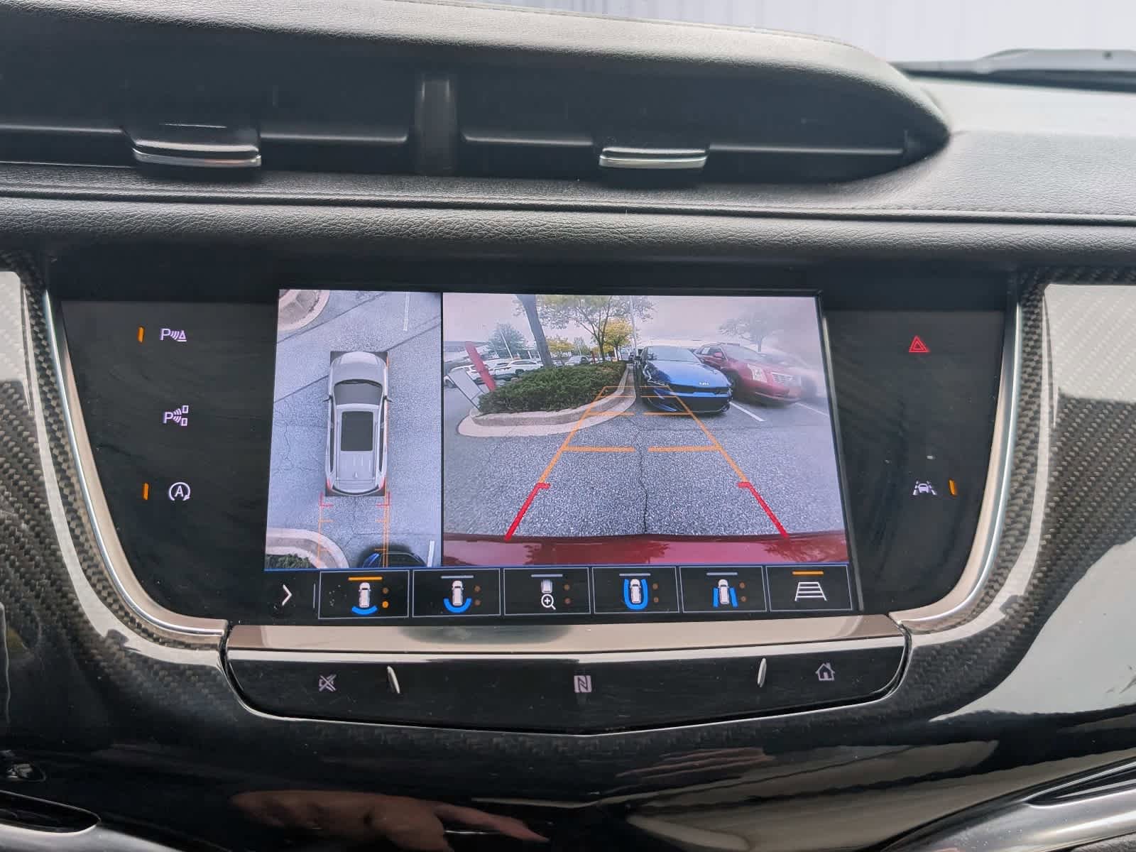 Used 2020 Cadillac XT6 Sport AWD/4WD image 32