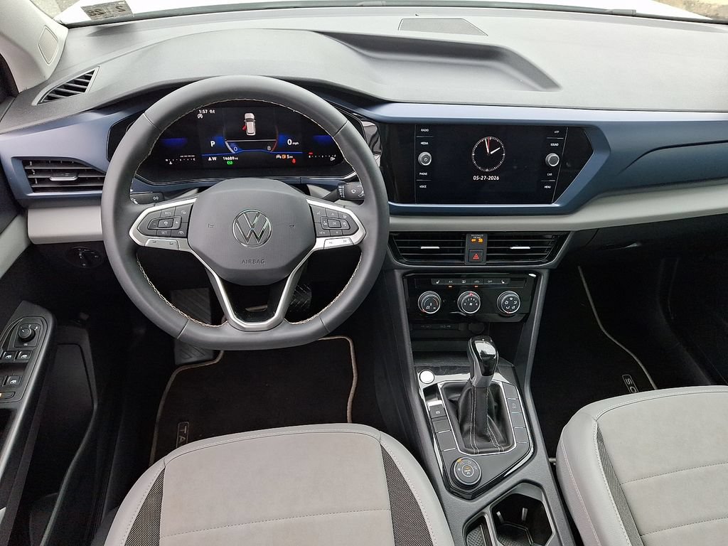 Certified 2023 Volkswagen Taos SE w/ Panoramic Sunroof Package AWD/4WD image 11