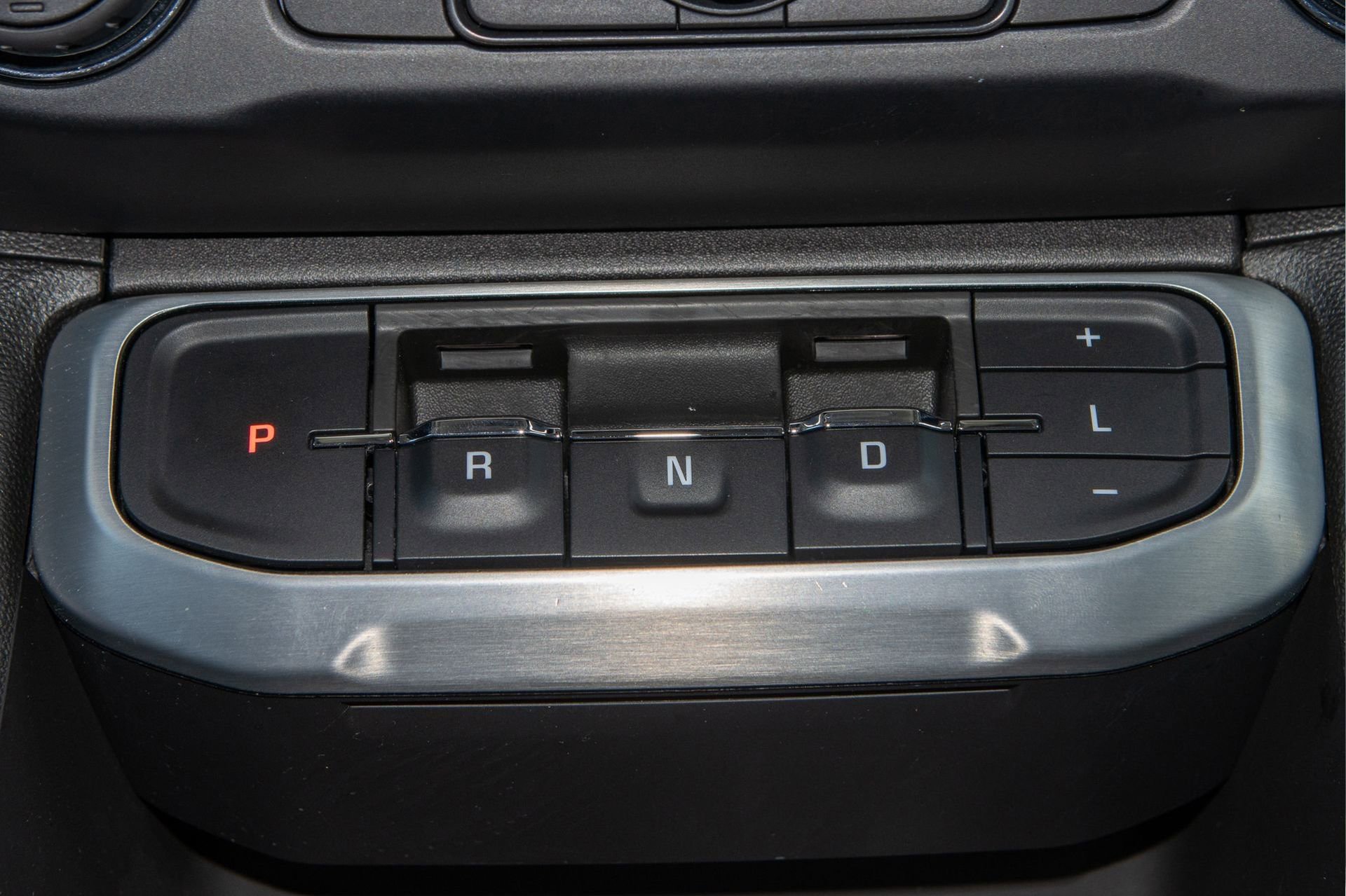 Used 2022 GMC Acadia SLE w/ Driver Convenience Package image 21