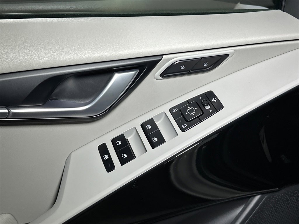 New 2025 Kia Niro Wave w/ Wave Preserve Package image 18