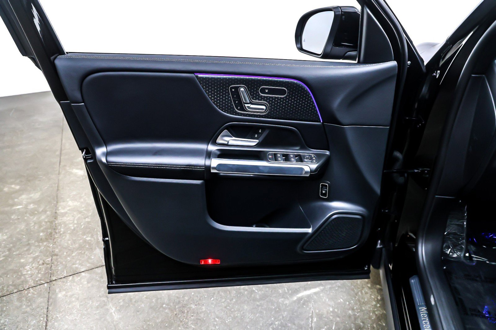 Certified 2025 Mercedes-Benz GLB 250 image 23