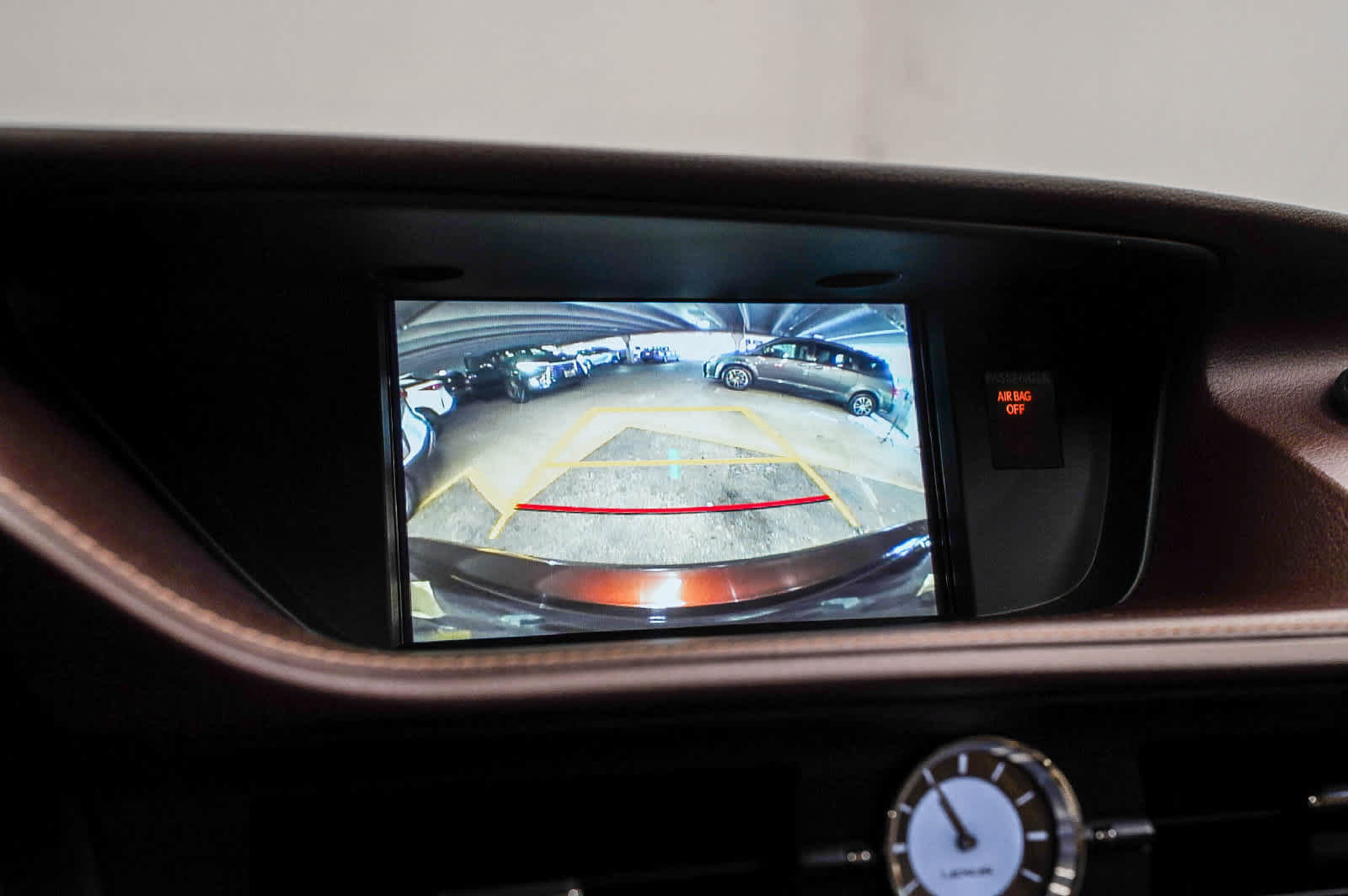 Used 2017 Lexus ES 300h w/ Navigation System Package FWD image 26