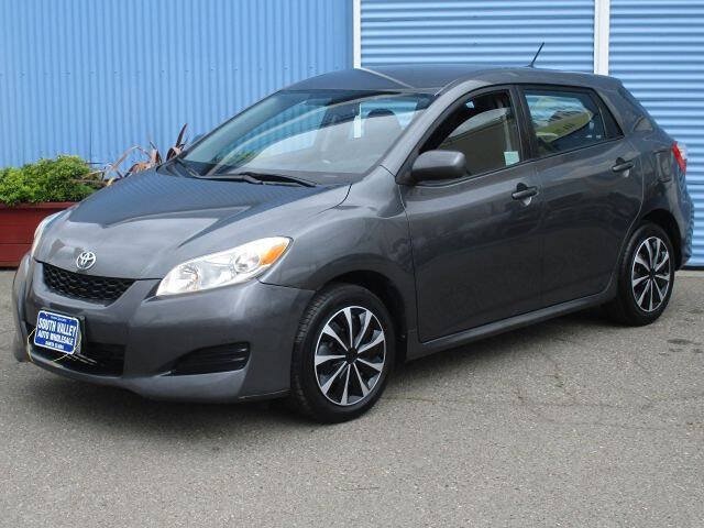 Used 2010 Toyota Matrix FWD image 2