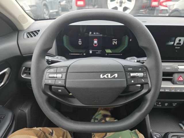 Used 2025 Kia K4 FWD image 13