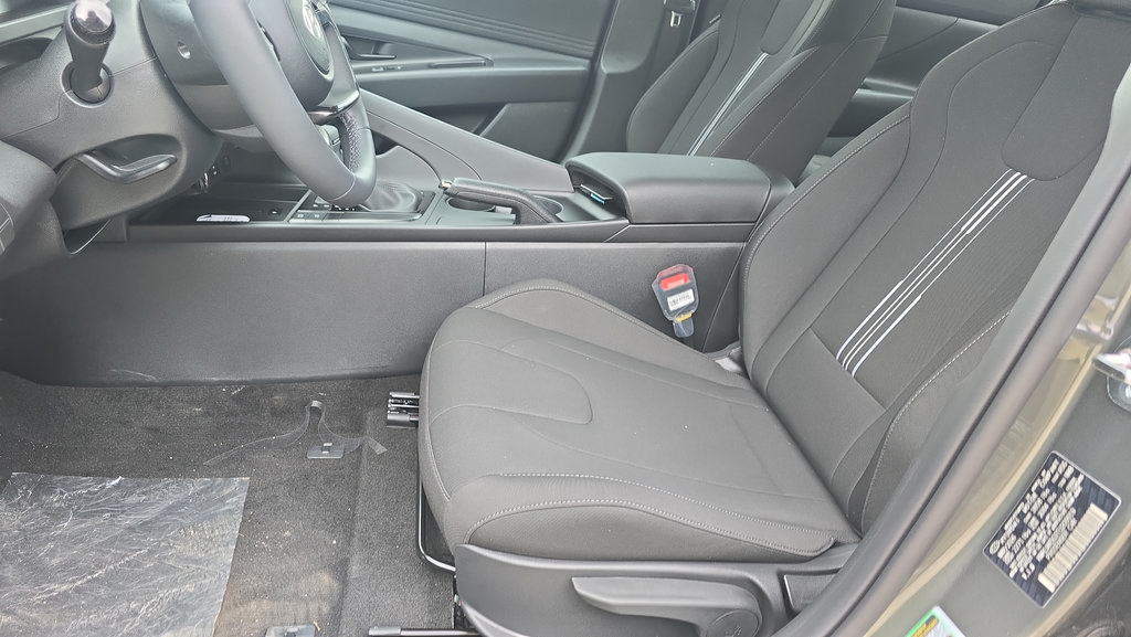 New 2026 Hyundai Elantra Sport FWD image 14