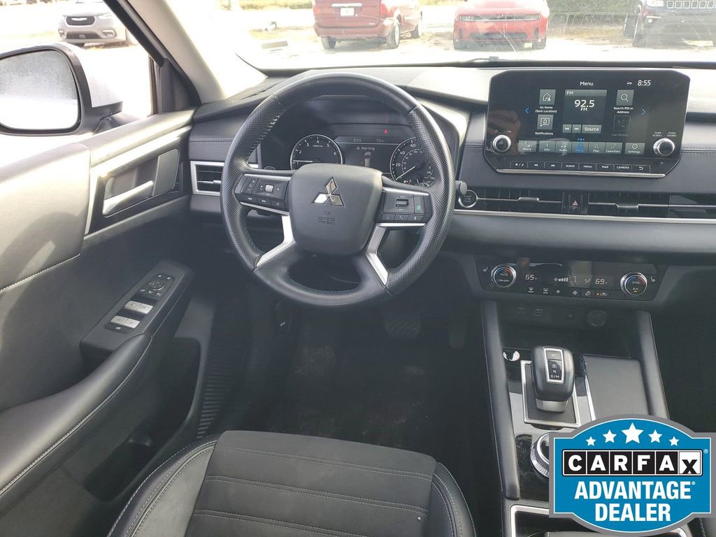 Used 2024 Mitsubishi Outlander SE image 16