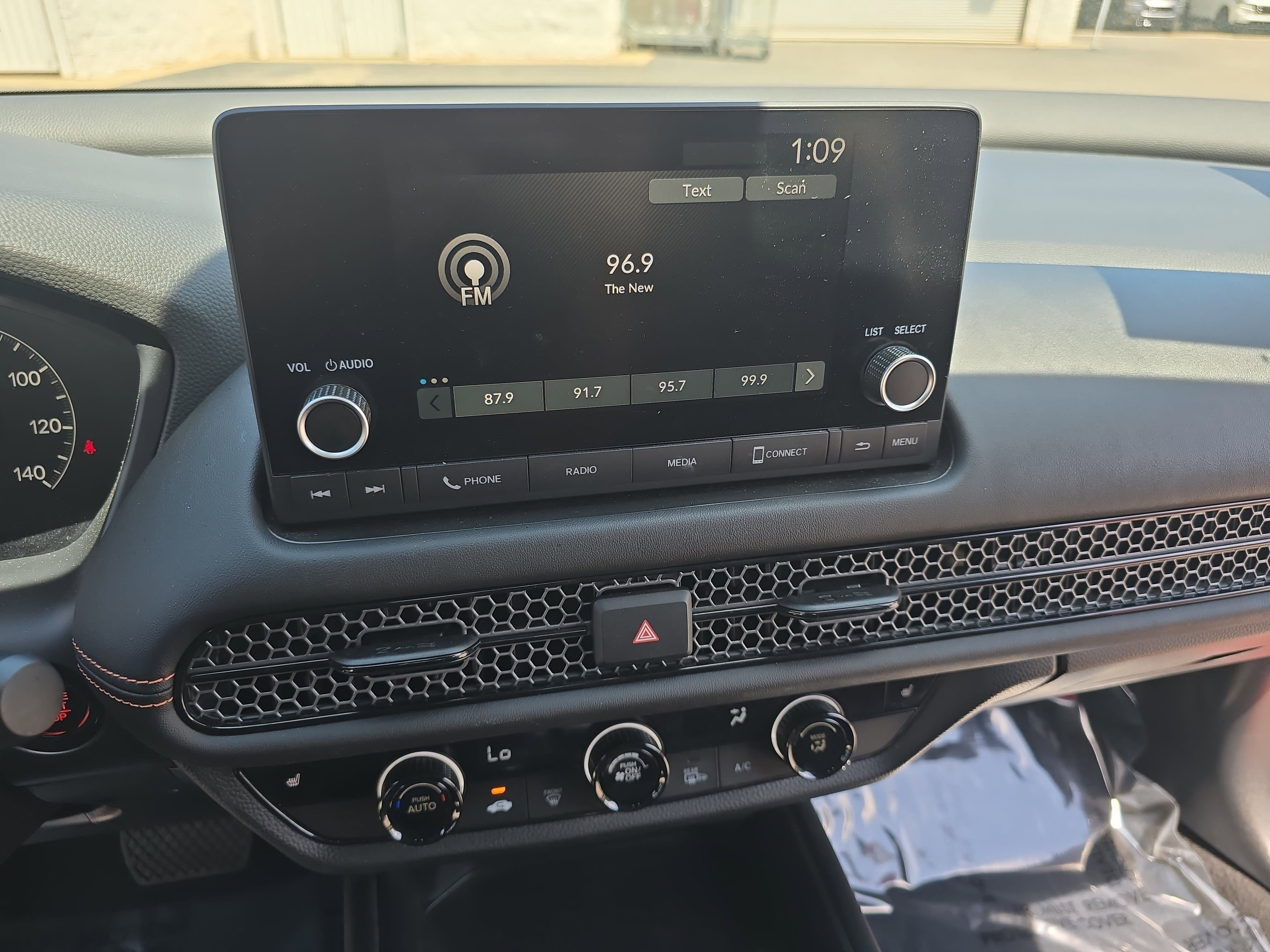 Used 2024 Honda HR-V Sport image 21