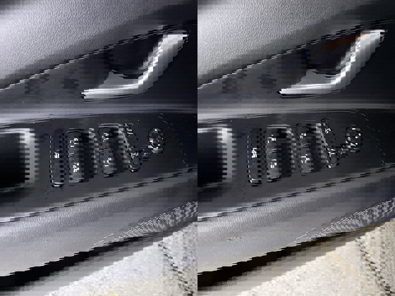 Used 2021 Hyundai Elantra SEL image 11