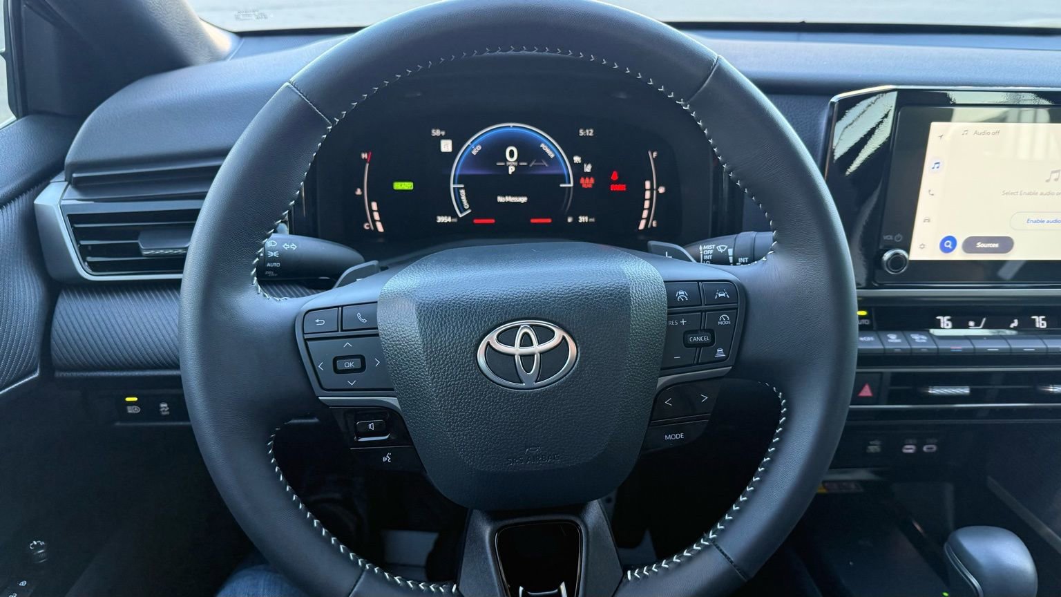 Used 2025 Toyota Camry SE image 38