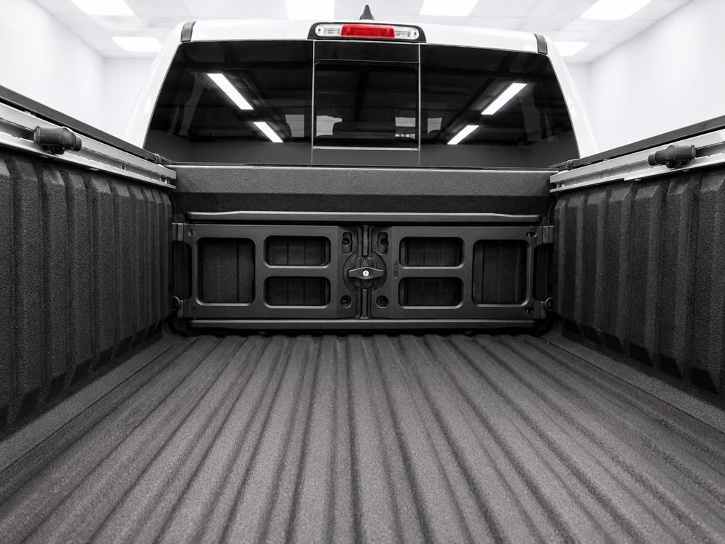 Used 2023 RAM 1500 Laramie AWD/4WD image 9