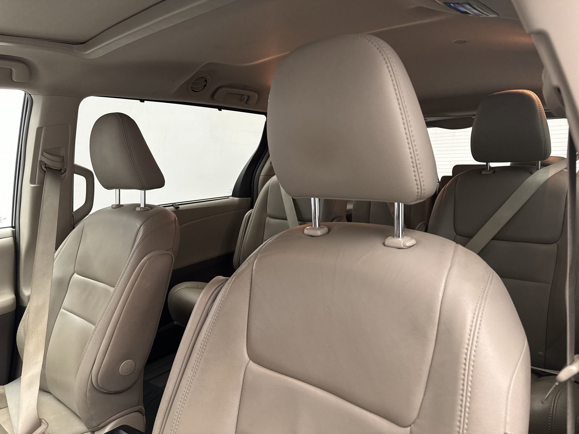 Used 2019 Toyota Sienna XLE w/ XLE Navigation Package AWD/4WD image 10