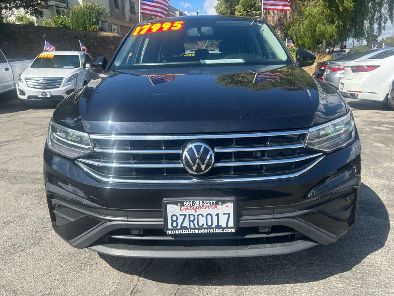 Used 2022 Volkswagen Tiguan S image 2