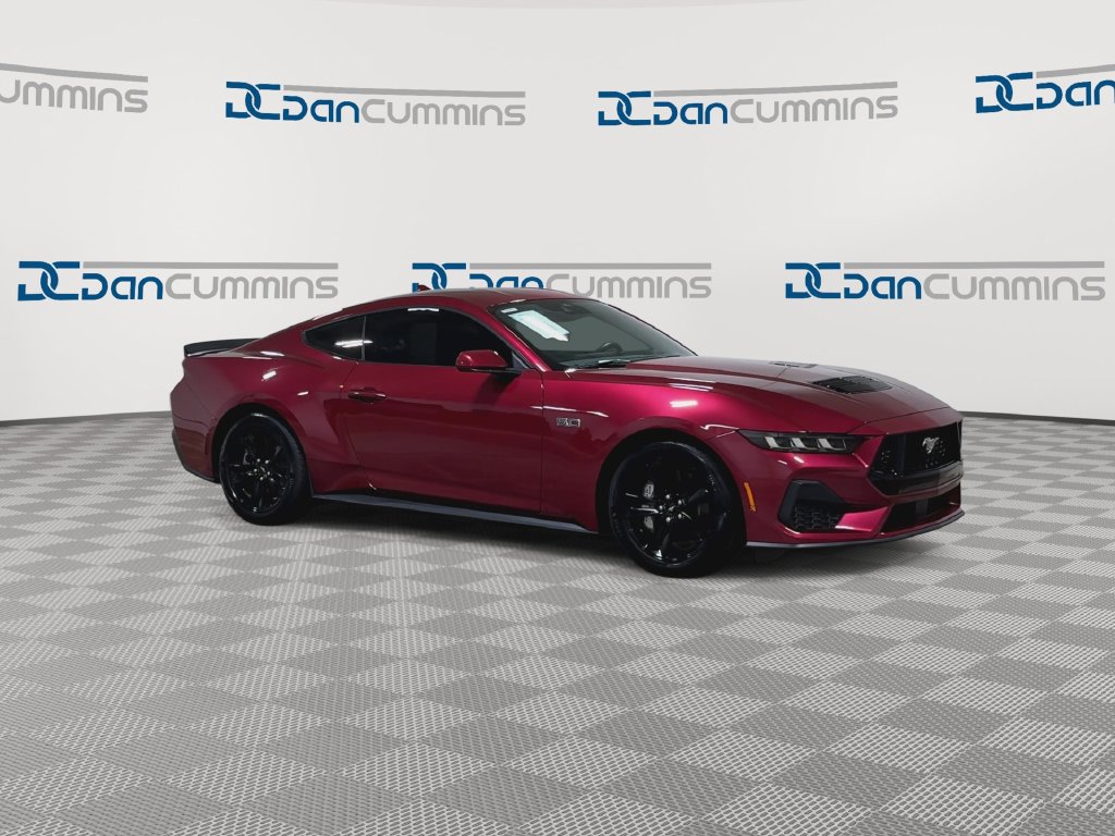 Used 2025 Ford Mustang GT RWD image 2