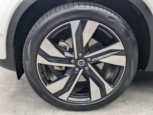 Certified 2023 Volvo XC40 B5 Ultimate AWD/4WD image 10